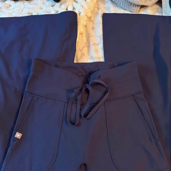 Figs Navy Blue Leggings - Picture 2 of 3